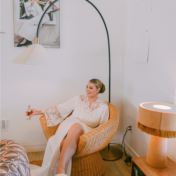 Robes Long with Flared Lace Cuffs for Wedding Bridal Party Maternity Gowns - Picture 2 of 10